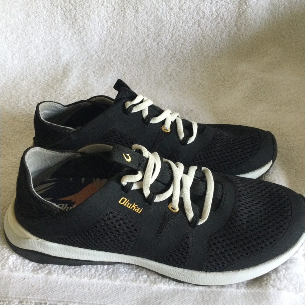 Olukai Huia women athletic sneakers shoes pale black size 7 US/37 EUR/UK